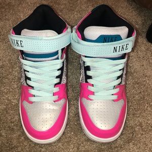 Nike sneakers worn once